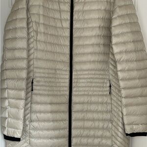 Duluth Trading Co Women's Silver Puffer Coat Brand New